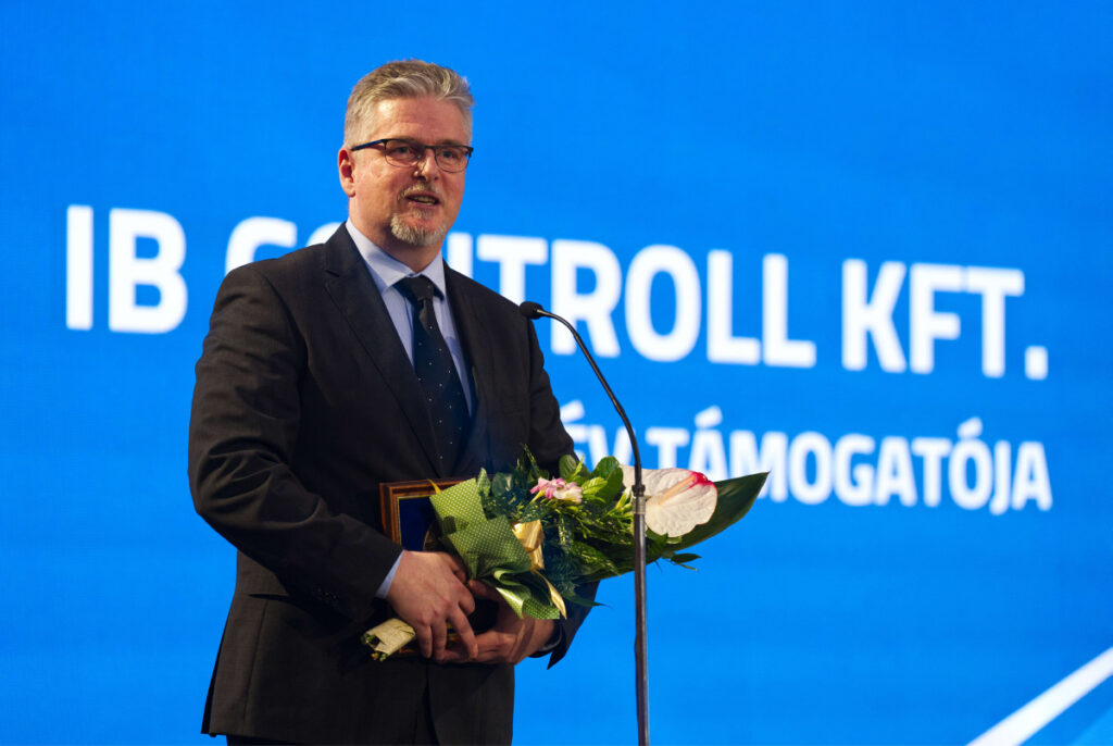 Apáti László beszédet mond NJe 2025